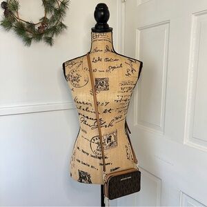 Michael Kors Jet Set Small Double Zip Camera Bag